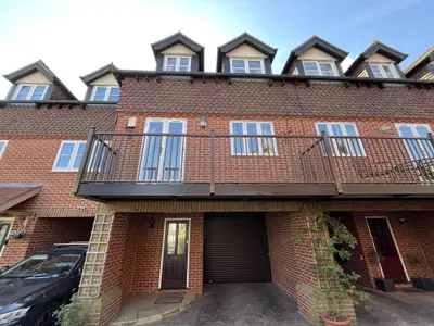 London Road, Westerham, TN16
