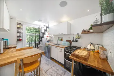 Medora Road, London, SW2