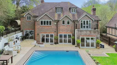 Burgess Wood Grove, Beaconsfield, Buckinghamshire, HP9 1EH