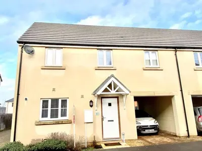 Station Road, Calne