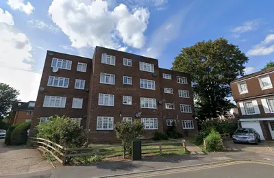 Arborfield Close, SL1