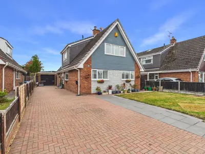 St James Avenue, Upton, CH2
