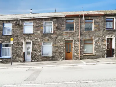 High Street, Ferndale, CF43
