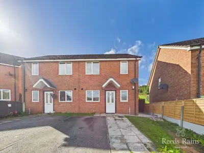 Phoenix Drive, Scarborough, North Yorkshire, YO12