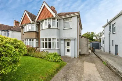 Raglan Road, Sketty, SA2