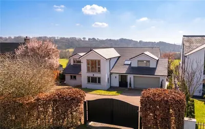 Dunstarn Lane, Leeds