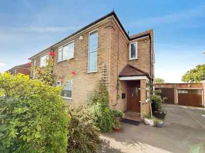 Rounds Hill, Kenilworth, CV8