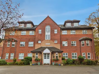 Wivenhoe House, L19
