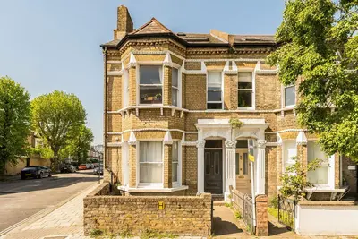 Elms Crescent, SW4