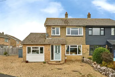 Campfield Road, East Cowes, PO32