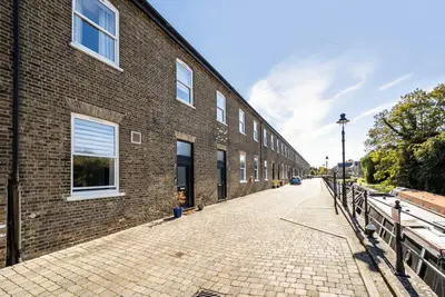 Royal Quay, Harefield, UB9