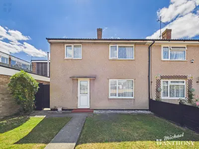 Albany Place, Aylesbury, HP19 9HT