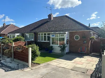 Clay Lane, Handforth