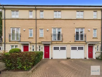 Castle Quay Close, Castle Marina, NG7