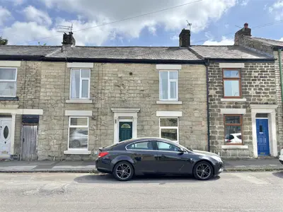Gladstone Street, Glossop, SK13