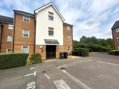 Honeysuckle Close, Biggleswade, SG18