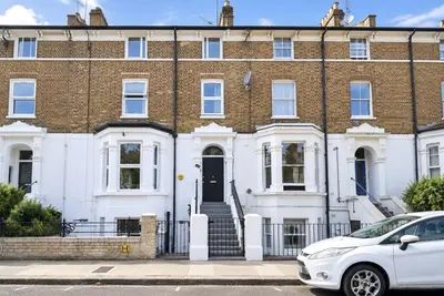 Oaklands Grove, London, W12