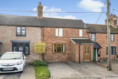 Lawn Hill, Edgcott, HP18