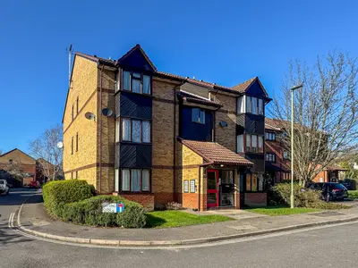Pavilion Way, Edgware, HA8