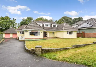 Upton Crescent, Nursling, Southampton, SO16 8AA