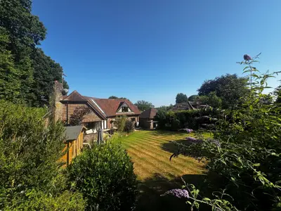 Alderholt Road, Sandleheath, Fordingbridge