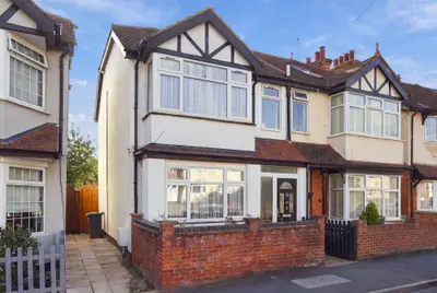 Old Essex Road, Hoddesdon, EN11