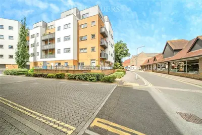 Sovereign Way, TN9