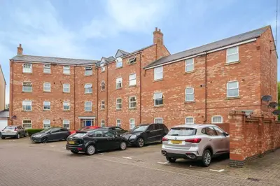 Crowell Mews, Aylesbury, HP19