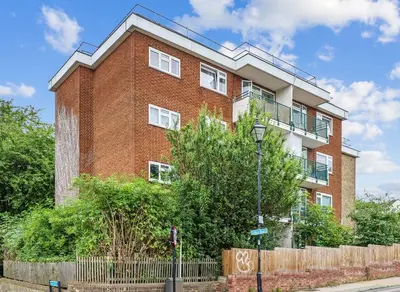 Gibbon Road, Peckham, SE15