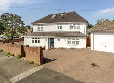 Woodcote Avenue, Mill Hill, NW7