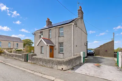 Bodffordd, Llangefni