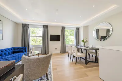 London, W2 5NA