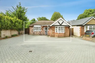 Randalls Road, Leatherhead, KT22