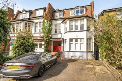 Nether Street, London, N3