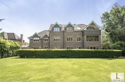 Long Lane, Ickenham, UB10 8SZ