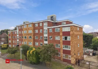 Durham Avenue, Woodford Green, IG8