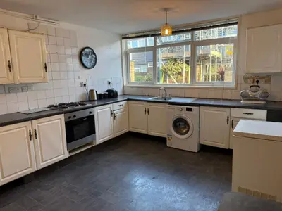 3 Ramillies Close, London, SW2 5DG