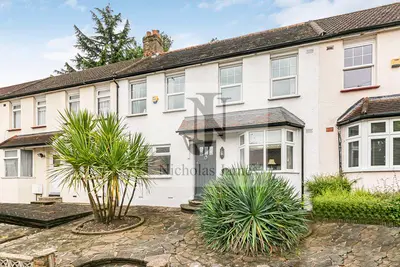 Hood Avenue, London, N14