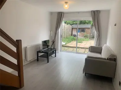 Westlands Close, Hayes, UB3