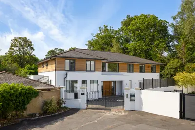 Coombe Hill Road, Mulberry, London