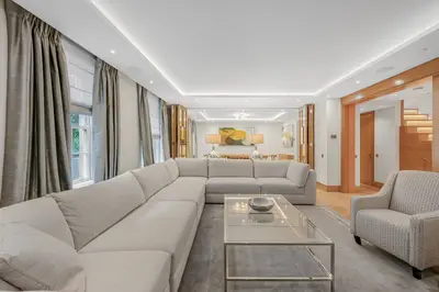 Upper Grosvenor Street, Mayfair, W1K