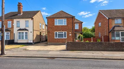 Mill Road, Aveley, RM15