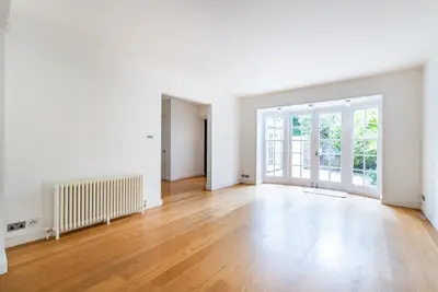 Pembroke Gardens Close London W8