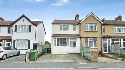 Gander Green Lane, Sutton, SM1