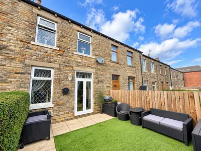 Ashfield Terrace, Cleckheaton, BD19
