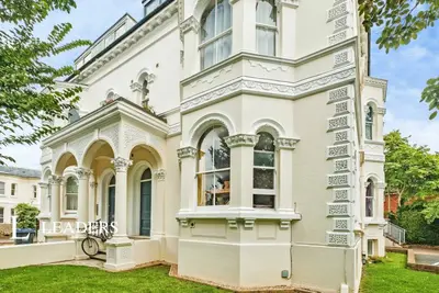 Farncombe Road, Worthing, BN11