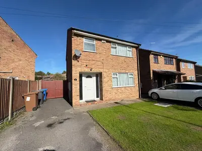 Hollowood Avenue, DE23