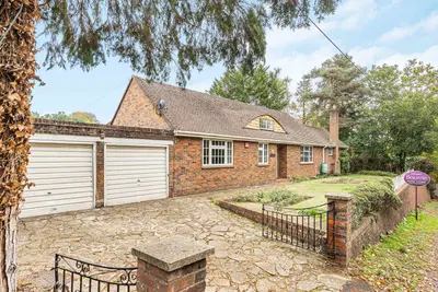 Sandrock Hill Road, Wrecclesham, GU10