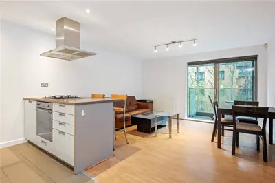 Wenlock Road, Angel, N1