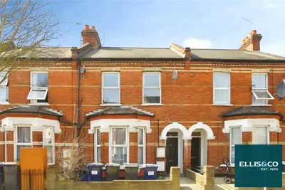 Ravenhurst Avenue, Hendon, NW4